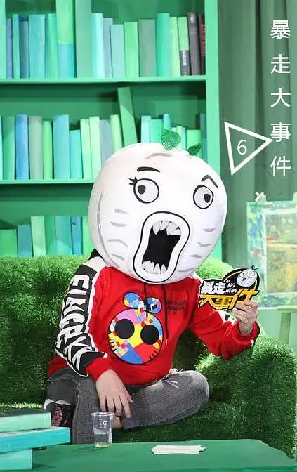 《企鹅妈妈》：一场冰雪中的生命奇迹，母爱如山温暖寒冬！| 深度影评